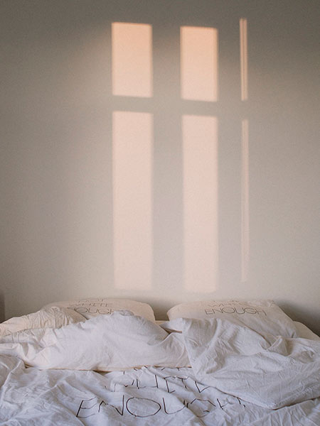 ¿Cómo influyen las persianas en la calidad del sueño?